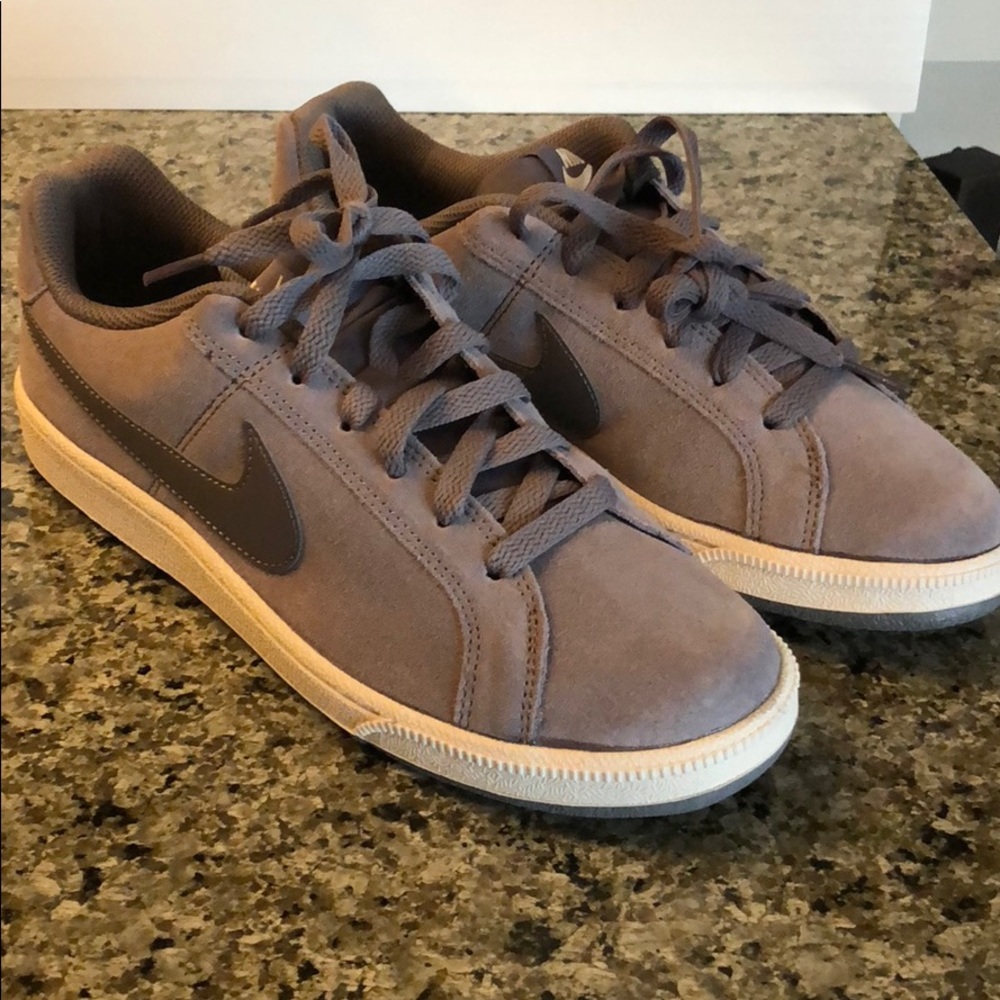 Nike Court Royale Suede sneaker-brand new